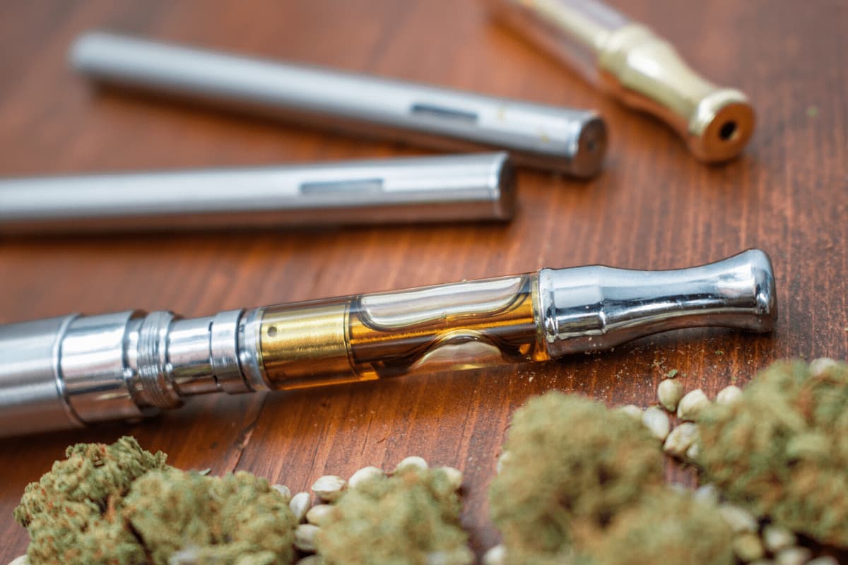 Thick, Clear, Gold Oil Defines Muha meds vape